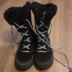 Columbia Women's Black Winter Boots with Gray Laces